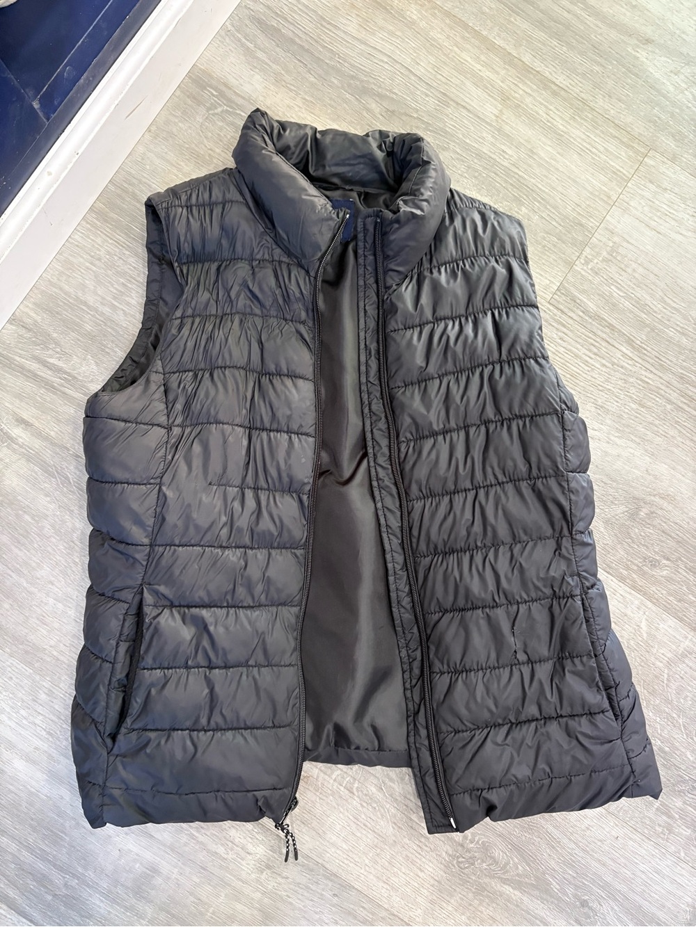 GAP Black Quilted Puffer Vest